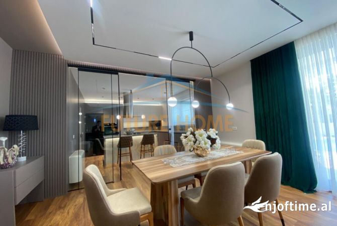 Shtepi me qera Vila Luksoze ne Tirane, 4+1, Mobilimi E mobiluar, Pagesa 5,000  Euro.