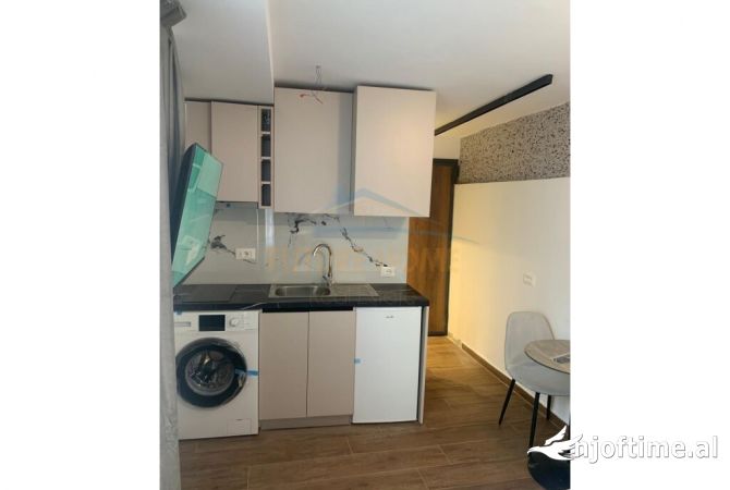 Shtepi ne shitje Apartament ne Tirane, Garsoniere, Mobilimi E mobiluar, Pagesa 345,000  Euro.