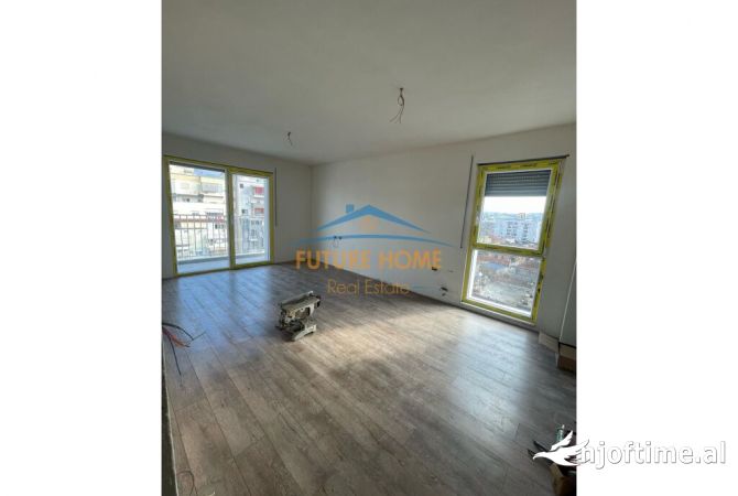Shtepi ne shitje Apartament ne Tirane, 2+1, Mobilimi Bosh, pa mobiluar, Pagesa 160,000  Euro.