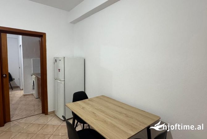 Shtepi me qera Apartament ne Durres, 1+1, Mobilimi E mobiluar, Pagesa 23,000  Leke.
