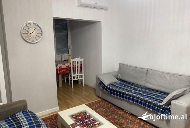 Shtepi me qera 1+1 ne Tirane - 450 Euro