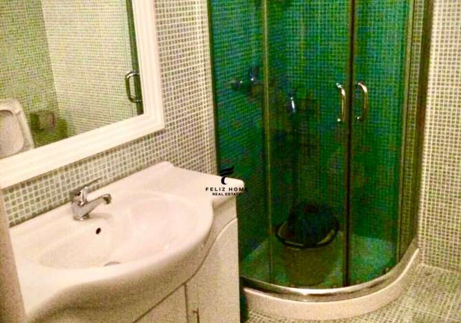 Shtepi ne shitje Vila Luksoze ne Tirane, 4+1, Mobilimi E mobiluar, Pagesa 700,000  Euro.