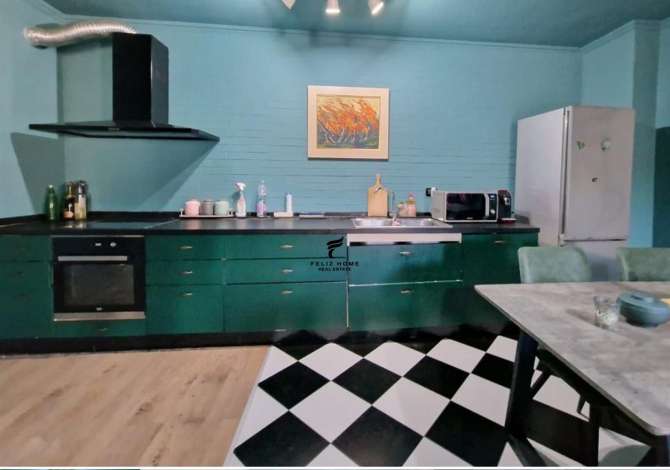 Shtepi ne shitje Apartament ne Tirane, 2+1, Mobilimi Bosh, pa mobiluar, Pagesa 280,000  Euro.