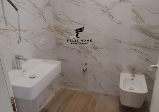 Shtepi ne shitje Apartament ne Tirane, 2+1, Mobilimi Bosh, pa mobiluar, Pagesa 257,000  Euro.