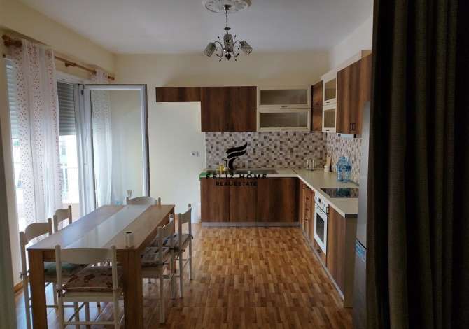 Shtepi me qera Apartament ne Tirane, 2+1, Mobilimi E mobiluar, Pagesa 700  Euro.