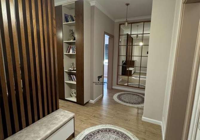 Shtepi ne shitje Apartament ne Tirane, 2+1, Mobilimi E mobiluar, Pagesa 200,000  Euro.