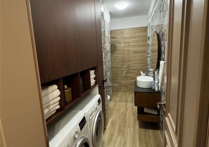 Shtepi ne shitje Apartament ne Tirane, 2+1, Mobilimi E mobiluar, Pagesa 200,000  Euro.