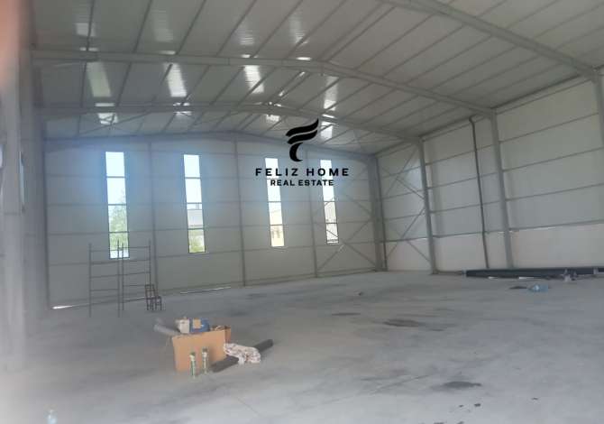 Ambiente Commerciale in Affitto 4+1 a Tirana - 3,500 Euro