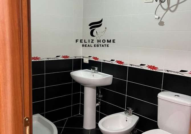 Shtepi ne shitje Apartament ne Tirane, 2+1, Mobilimi E mobiluar, Pagesa 157,000  Euro.