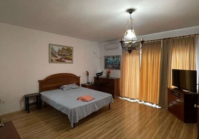 Shtepi me qera Apartament ne Tirane, 2+1, Mobilimi E mobiluar, Pagesa 800  Euro.