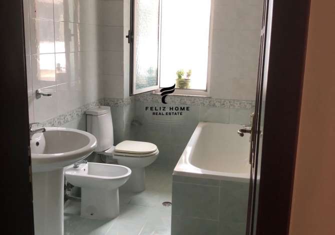 ZYRE ME QERA 176 M2 SHESHI WILLSON 1.800 EURO