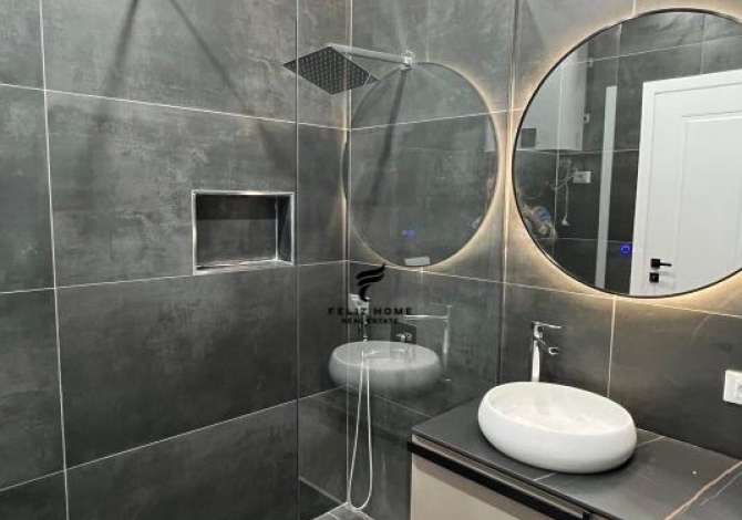 Shtepi ne shitje Apartament ne Tirane, 2+1, Mobilimi Bosh, pa mobiluar, Pagesa 335,000  Euro.