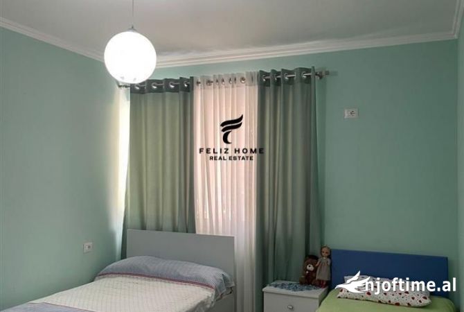 Shtepi ne shitje Apartament ne Tirane, 3+1, Mobilimi E mobiluar, Pagesa 200,000  Euro.