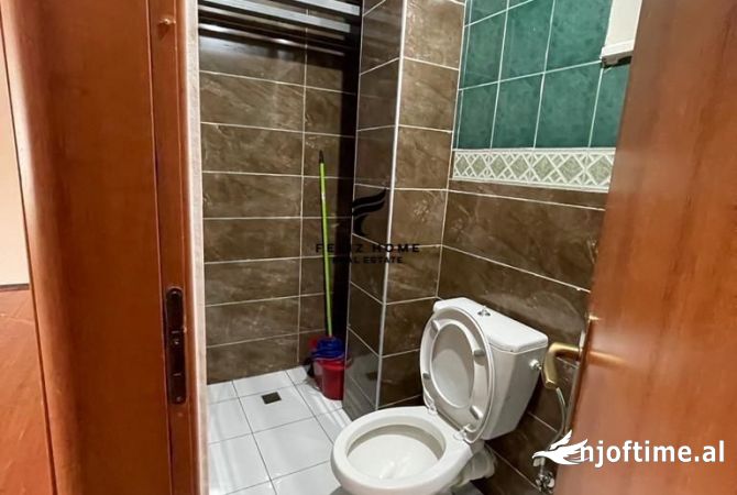 ZYRE ME QERA 100 M2 QENDER 800 EURO