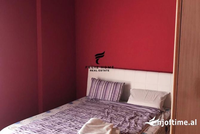 Shtepi ne shitje Apartament ne Tirane, 2+1, Mobilimi E mobiluar, Pagesa 124,000  Euro.
