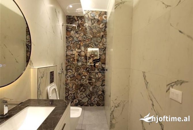 Shtepi ne shitje Apartament ne Tirane, 2+1, Mobilimi Bosh, pa mobiluar, Pagesa 210,000  Dollar.