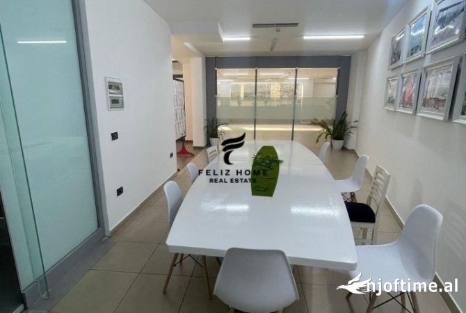 Ambient biznesi me qera 3+1 ne Tirane - 7,000 Euro