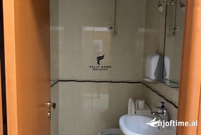 Ambient biznesi me qera 3+1 ne Tirane - 700 Euro