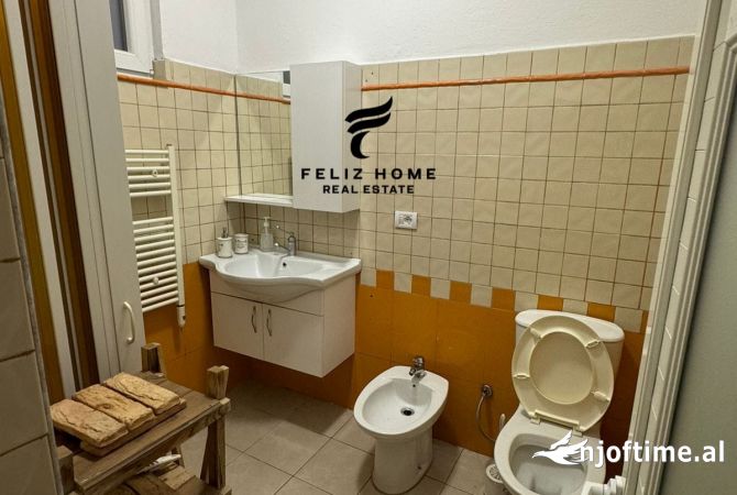 Shtepi me qera Apartament ne Tirane, 2+1, Mobilimi E mobiluar, Pagesa 800  Euro.