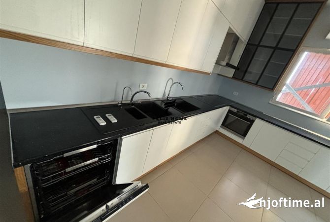 KAPANON ME QERA 1100 M2 VORE 5.500 EURO