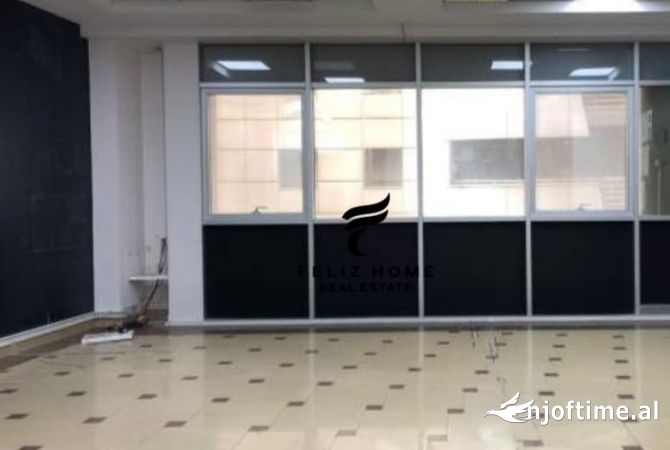 Ambient biznesi me qera 3+1 ne Tirane - 900 Euro