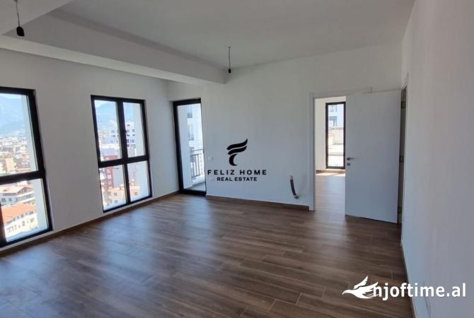 Ambient biznesi me qera 3+1 ne Tirane - 3,000 Euro