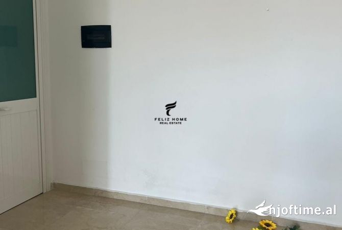 Ambient biznesi me qera 1+1 ne Tirane - 700 Euro