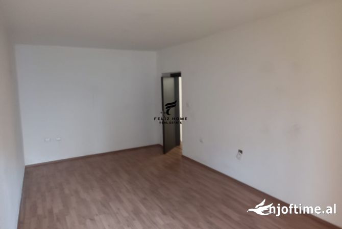 Ambient biznesi me qera 3+1 ne Tirane - 800 Euro