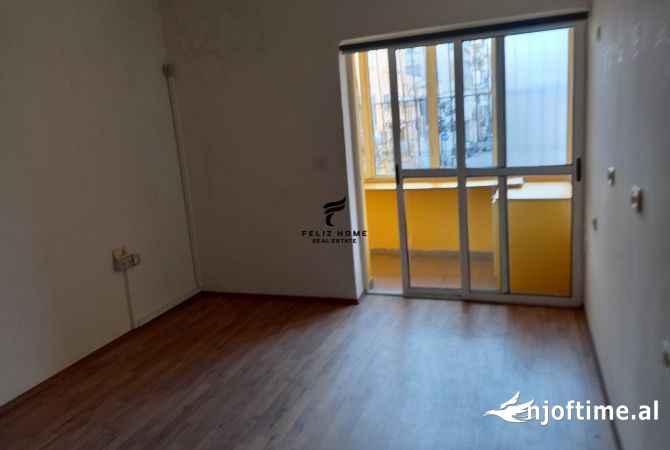 Ambient biznesi me qera 3+1 ne Tirane - 800 Euro