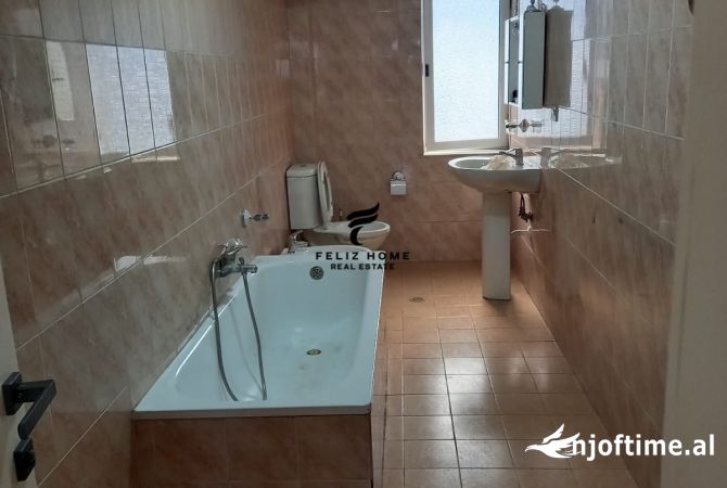 ZYRE ME QERA 120 M2 BLLOKU 800 EURO