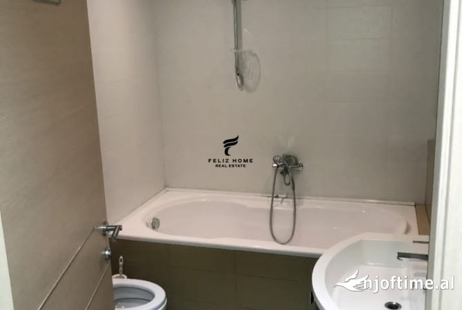 Shtepi ne shitje Apartament ne Tirane, 3+1, Mobilimi E mobiluar, Pagesa 500,000  Euro.