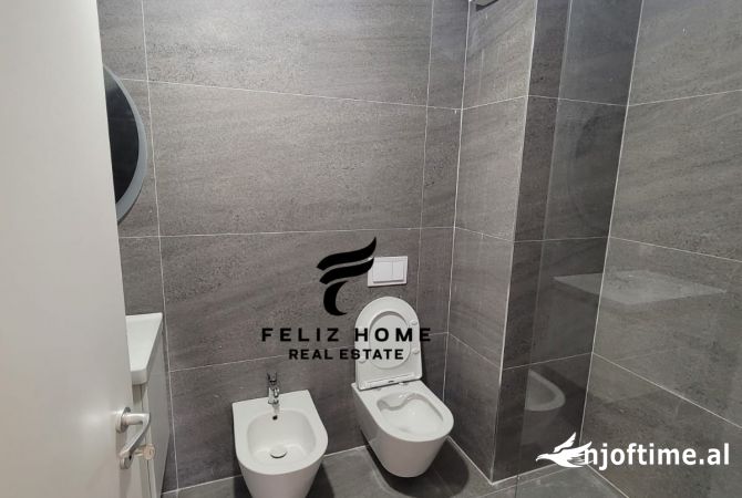 Shtepi ne shitje Apartament ne Tirane, 2+1, Mobilimi Bosh, pa mobiluar, Pagesa 120,000  Euro.