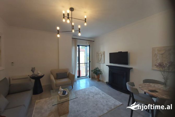 Shtepi me qera 1+1 ne Tirane - 1,200 Euro