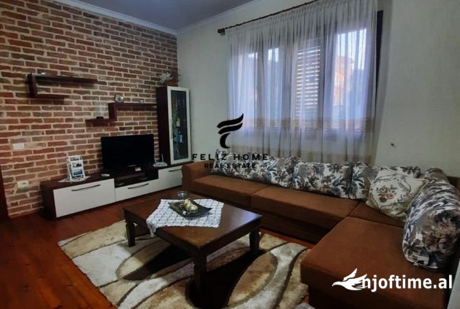 Shtepi me qera 4+1 ne Tirane - 1,400 Euro