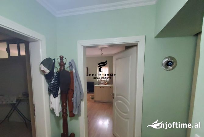 Shtepi ne shitje Apartament ne Tirane, 1+1, Mobilimi E mobiluar, Pagesa 102,000  Euro.