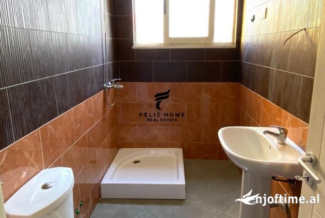 Shtepi ne shitje Apartament ne Tirane, 2+1, Mobilimi E mobiluar, Pagesa 157,000  Euro.