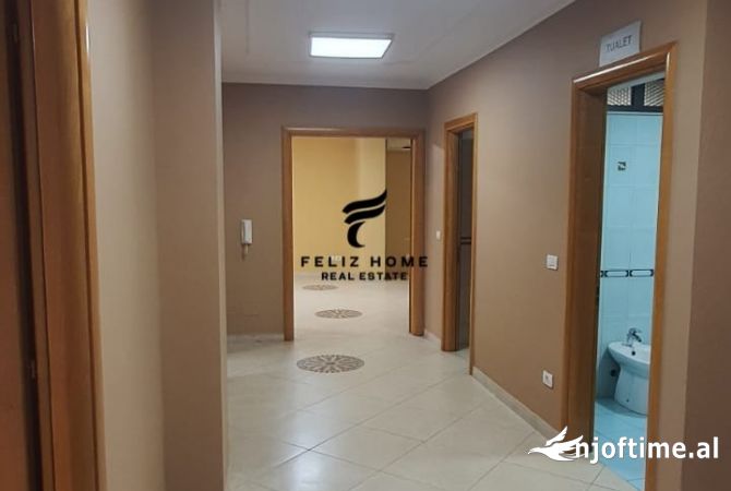 Ambient biznesi me qera 3+1 ne Tirane - 1,600 Euro