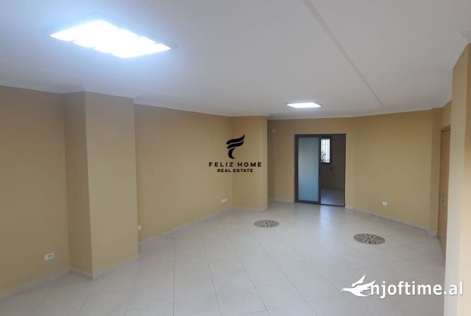 Ambient biznesi me qera 3+1 ne Tirane - 1,600 Euro