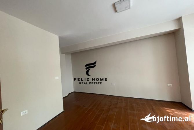 Ambient biznesi me qera 3+1 ne Tirane - 700 Euro