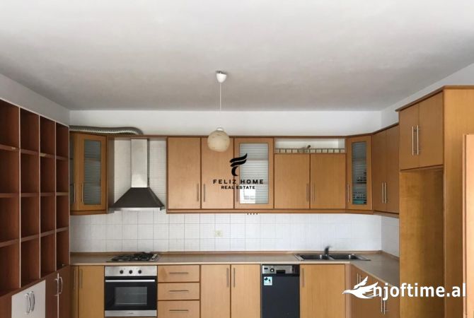 Shtepi me qera 2+1 ne Tirane - 650 Euro
