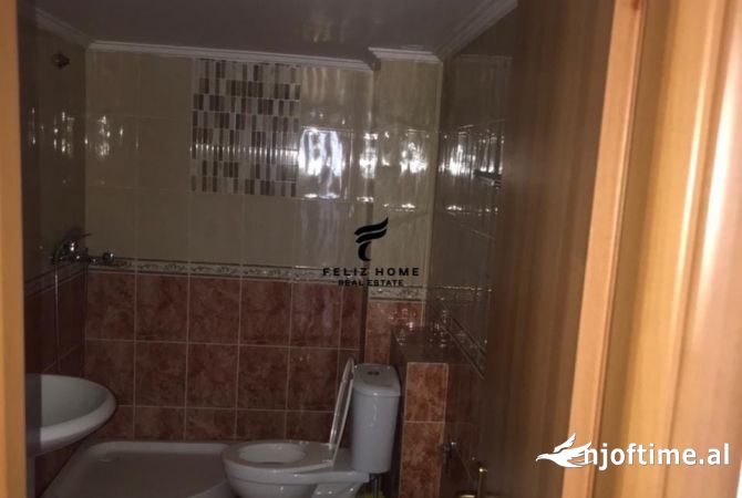 Shtepi me qera Apartament ne Tirane, 2+1, Mobilimi Bosh, pa mobiluar, Pagesa 650  Euro.