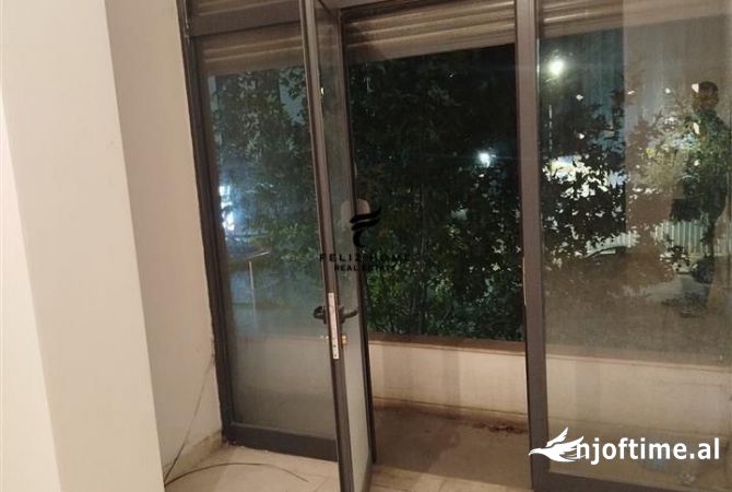Ambient biznesi me qera 3+1 ne Tirane - 400 Euro