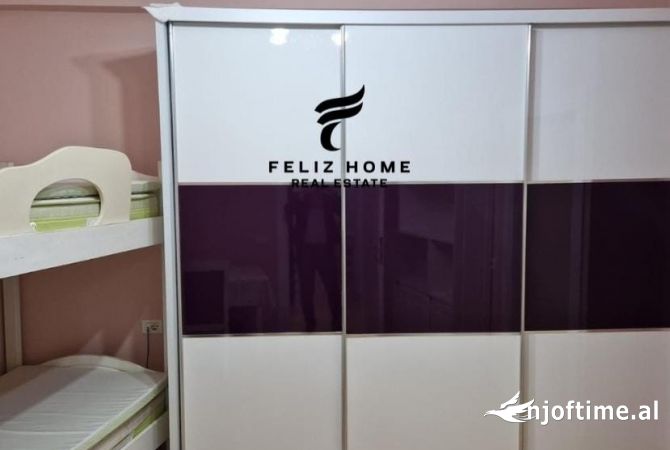 Shtepi me qera Apartament ne Tirane, 3+1, Mobilimi E mobiluar, Pagesa 800  Euro.