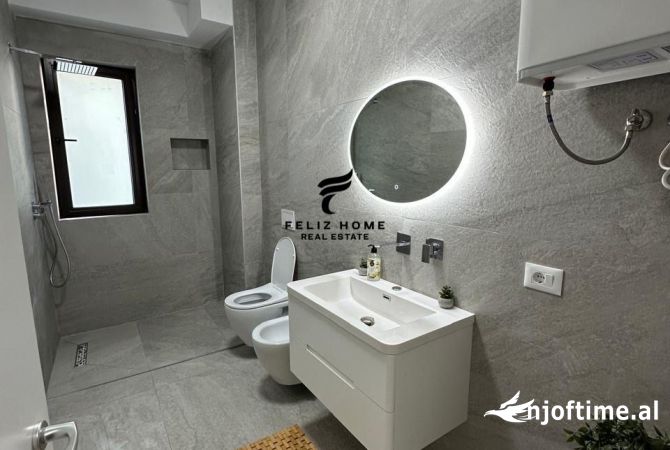 AMBIENT BIZNESI ME QERA 91 M2 MYSLYM SHYRI 900 EURO