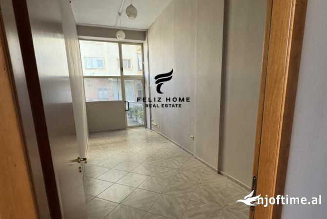 Ambient biznesi me qera 1+1 ne Tirane - 40,000 Leke
