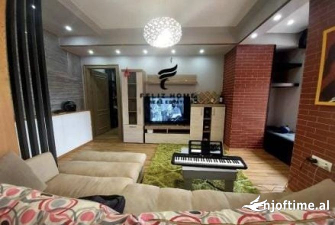 Shtepi ne shitje 1+1 ne Tirane - 300,000 Euro