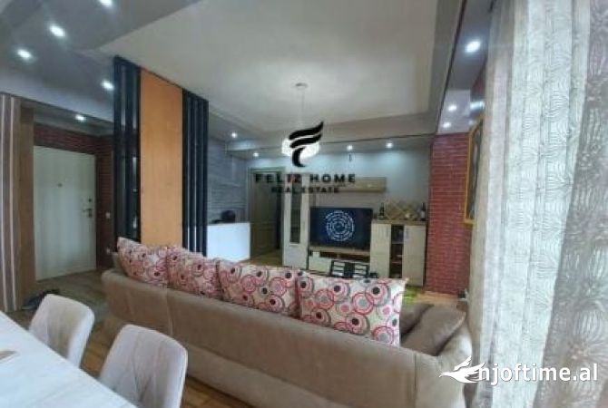 Shtepi ne shitje 1+1 ne Tirane - 300,000 Euro