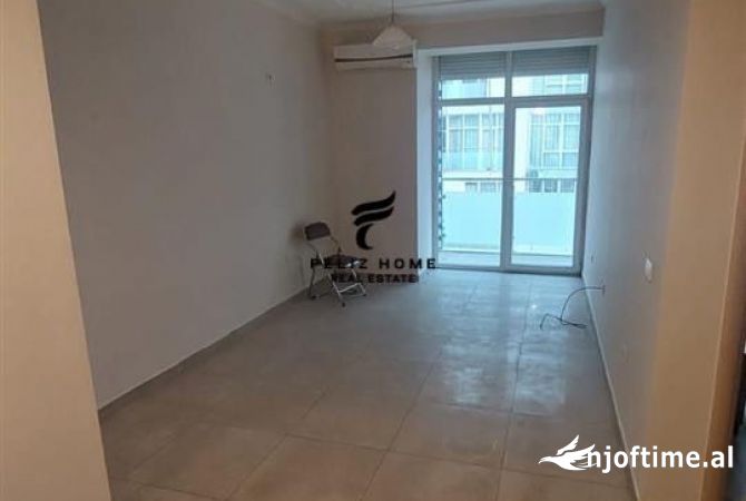 Ambient biznesi me qera 3+1 ne Tirane - 670 Euro