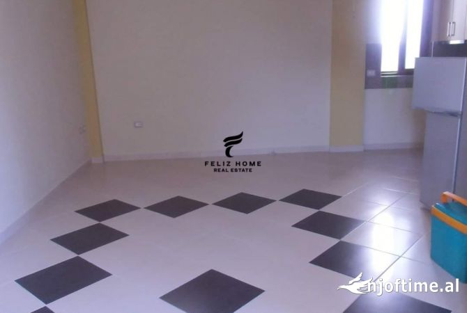 Shtepi ne shitje Vila Luksoze ne Tirane, 3+1, Mobilimi Bosh, pa mobiluar, Pagesa 250,000  Euro.