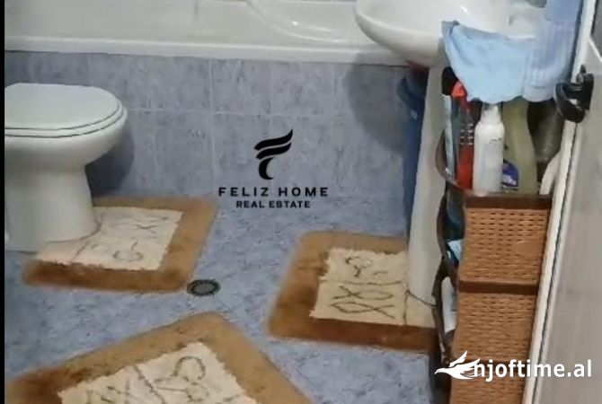 Shtepi ne shitje Apartament ne Tirane, 2+1, Mobilimi E mobiluar, Pagesa 140,000  Euro.